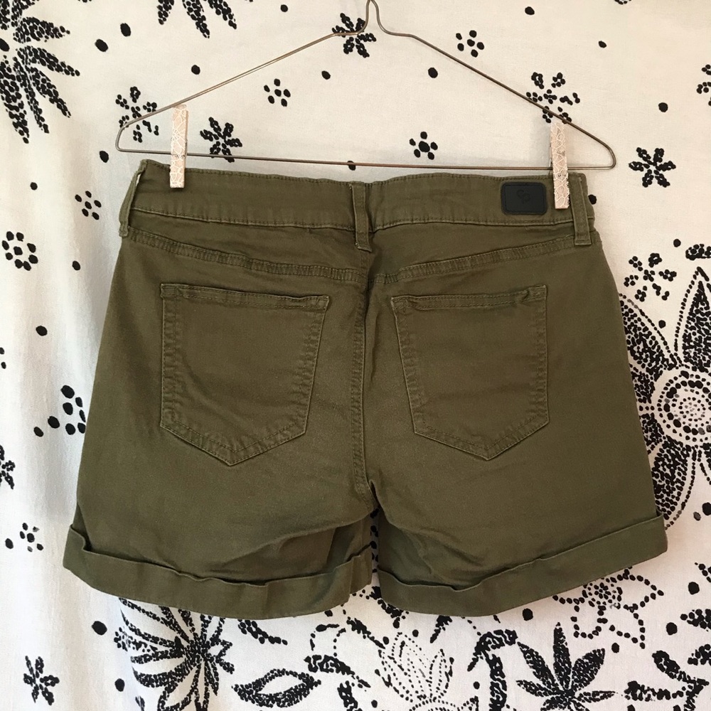 Celebrity Pink army green mid-length shorts - Picture 2 of 8